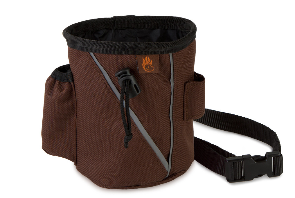 FIREDOG Leckerlibeutel in Braun mit schwarzem Rand, robuster Leckerlibeutel für Hunde zur einfachen Futteraufbewahrung unterwegs.