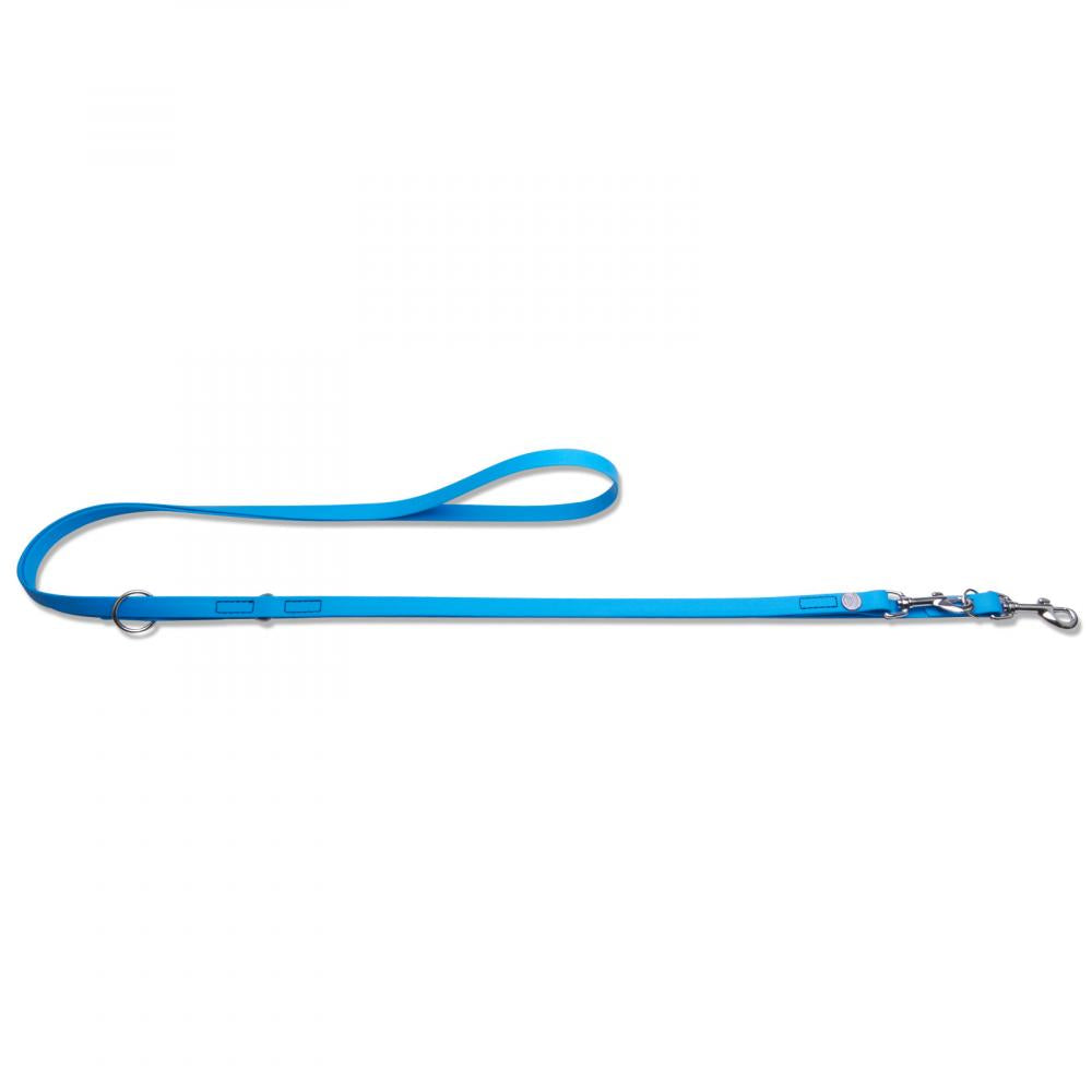 Hellblaue betaDog verstellbare Leine mit rostfreiem Karabiner. Funktionale Hundeleine für den täglichen Einsatz bei jedem Wetter.